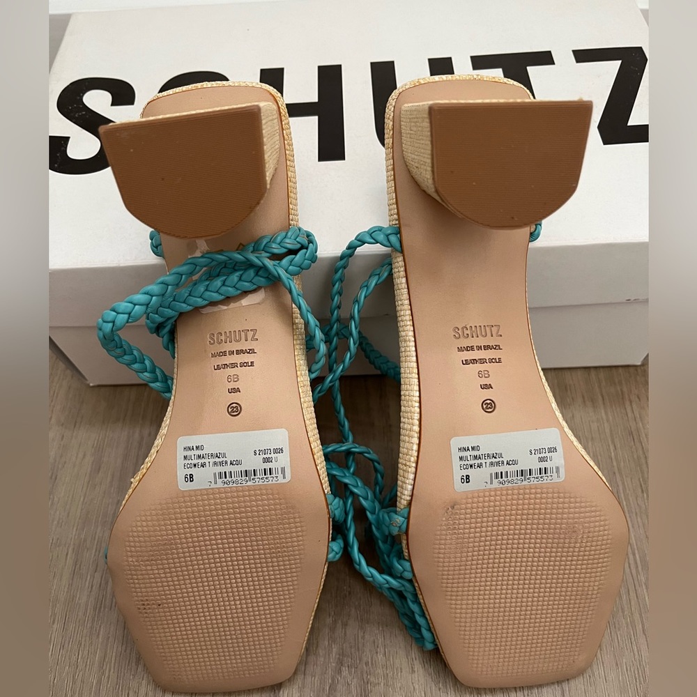Schutz - New flower Hina Mid block-heeled sandal in turquoise/river aqua.Size 6B - Picture 5 of 10